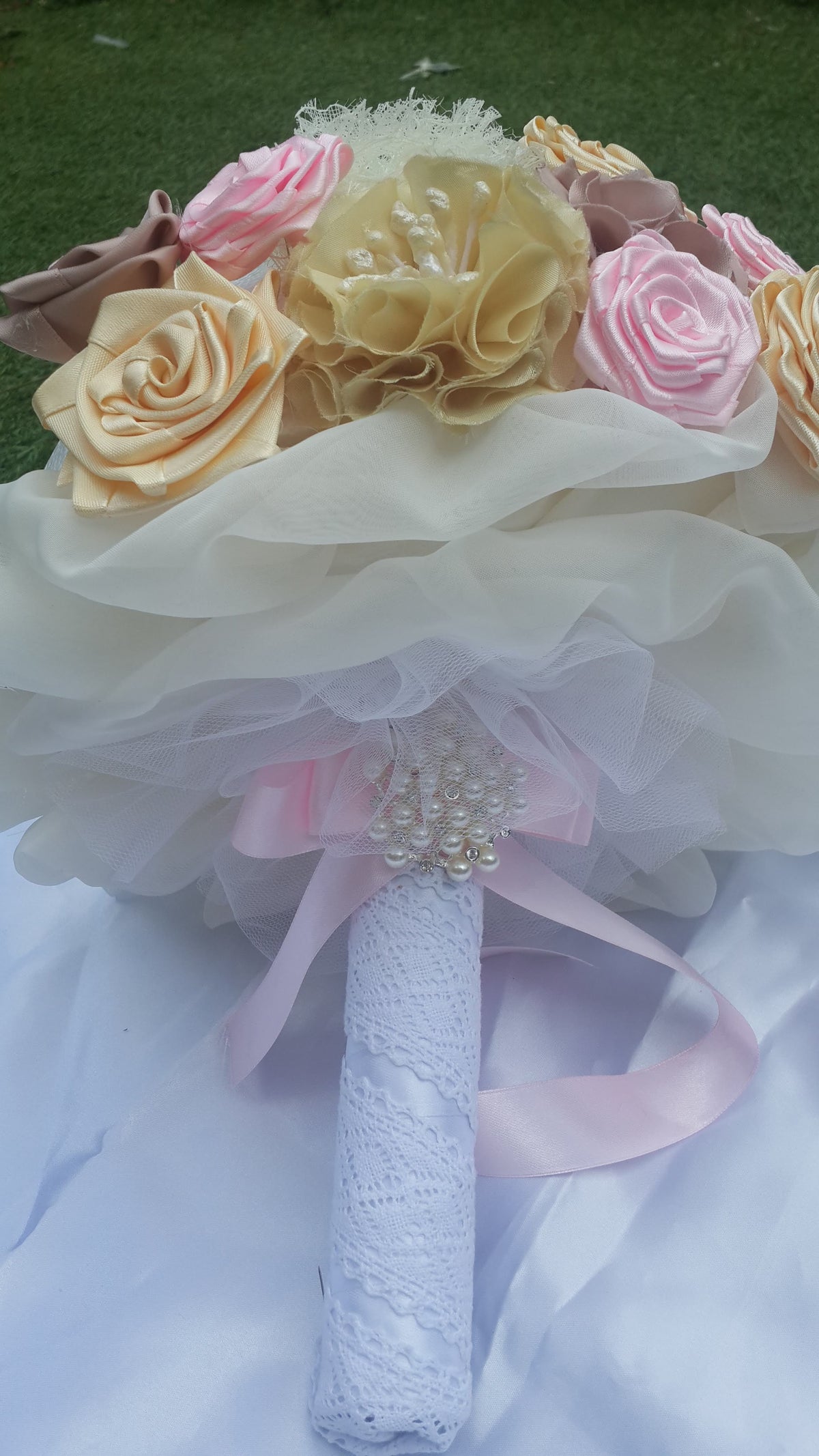 Jewelry Bridal Bouquet with Brooches and Handmade Flowers